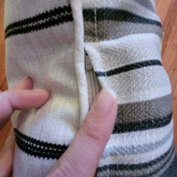 NEW Solarium Brentwood Originals Indoor Outdoor Black, White & Tan Pillo… - Picture 5 of 7